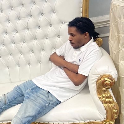 insomniacice's profile picture. I got a kid & I make money