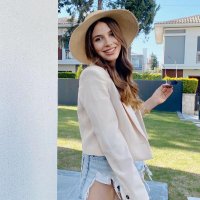 Cute girl (@_annecola) 's Twitter Profile