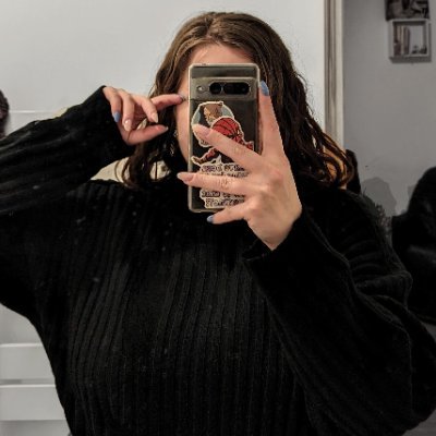 🌼I like when cars go vroom vroom in circles
🌼
she/her 25