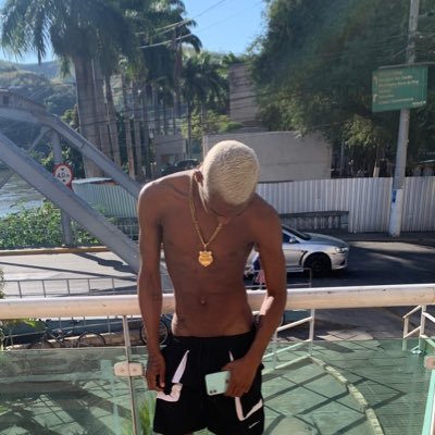 Faça as coisas sempre em silêncio, pq até mesmo quem ver sua luta n quer seu bem 💸💰🚀