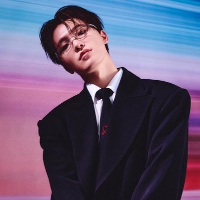 19 - they/them - caratiny(ults)/army/moa/stay/to moon- german - old acc is @dawn_siee