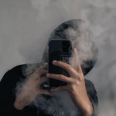 thugger_27's profile picture. Model/artist/fashionista/writer ✍️ aim for success , bushwhacking through the woods....mama's prayer!🙏🏾 @wizkidayo 🦅🐐