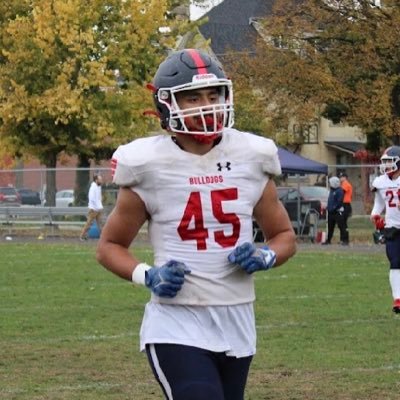 St André Bessette Catholic Secondary School| CO 2026🇨🇦(18 years old) | LB 🏈| #45| 200lbs/6’1”| Email: jm614044@gmail.com