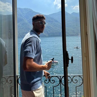 Anasisbackk's profile picture. En train de construire un empire ecom