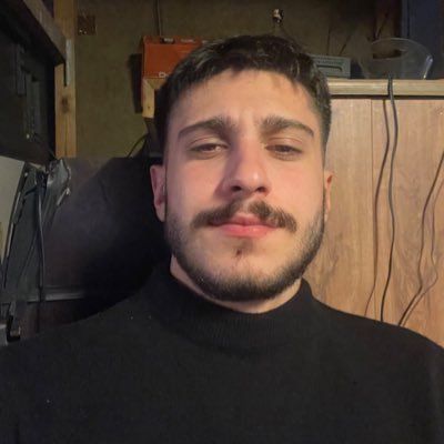 efeozdemirr0's profile picture. No kurni