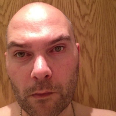 WarrenM_O's profile picture. Also answers to Wozza. Friendly guy. #Gay 🌈 #BeKind #BLM #RejoinEU He/Him/Nob.
