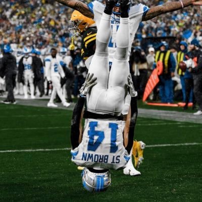 JayRedFox517's profile picture. Husband. Father. Washed up athlete. Olivet ➡️ Denver