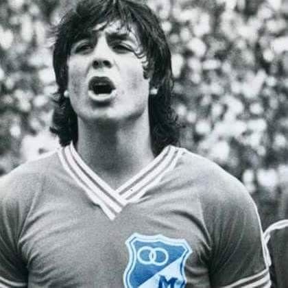 elche666cl's profile picture. Creer es más fácil que pensar. He ahí la razón de que hayan más creyentes. A. Einstein.