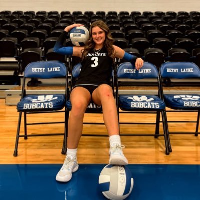 Kayleebrooke_17's profile picture. BLHS volleyball ‘28 @bluegrassvball