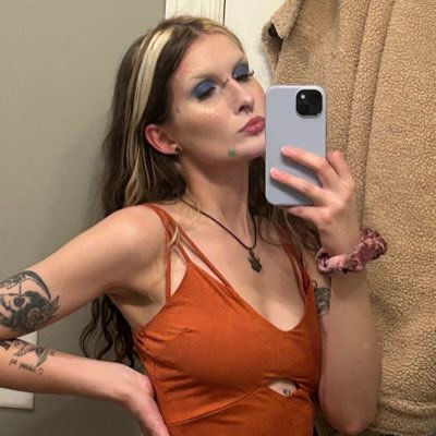 ⠀⠀⠀passionate as FUCK abt cam johnson, phoenix suns + tarot, astrology, pacers, and naruto. g59⠀⠀⠀⠀ ⠀ ⠀⠀⠀ ⠀⠀free the menendez brothers. fz adapt⠀ ⠀♡she/they♡ 25