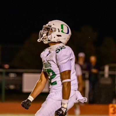6FT 215 | Class of ‘25, DE/LB| Oakridge School 3 Sport Athlete | 📞:682-667-4485 |
