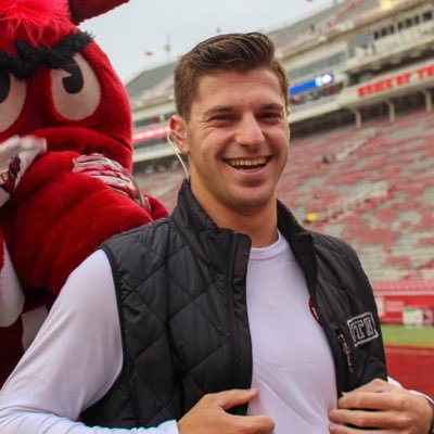 Talkin’ 🐗 for @PigTrailNation on @KNWAFOX24/@kark4news | Jersey Born, @IUMediaSchool Bred | Probably ranting about the Cubs, Bears and Hoosiers