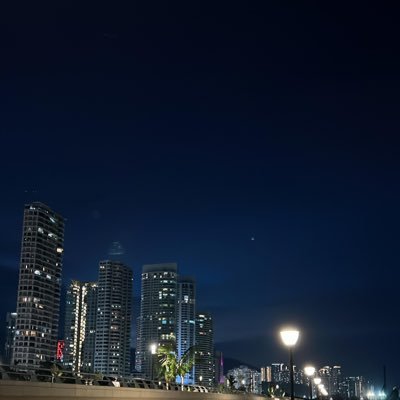 dumpoverflow's profile picture. psikiater mahal, bacotnya disini