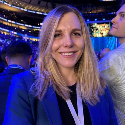 Comms for @DemRedistrict @RedistrictFdn @AllOnTheLine | Capitol Hill alum | @POTUS44 @BarackObama and @VP44 @JoeBiden alum | Proud Tennessean | Views = my own |