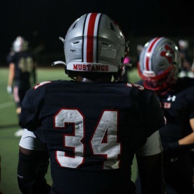 AntonioVaughn06's profile picture. Mundelein High School ‘25 Varsity Football | 5’9 190 LB 3.3GPA | 3 year varsity player |1100pound club lifter antonio.vaughn1206@gmail.com