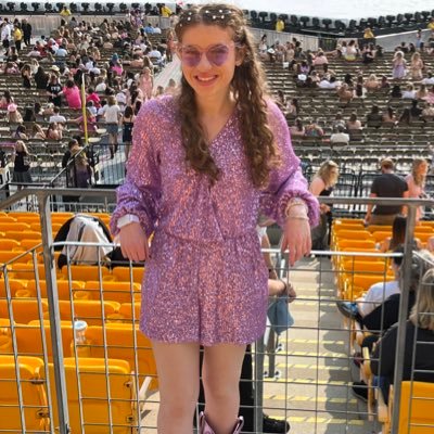 by grace through faith 🩷 TN x 17 gack x 11 livies x5 💌 22 - hoping to meet taylor and gracie🥹 red, 1989, and eras tour