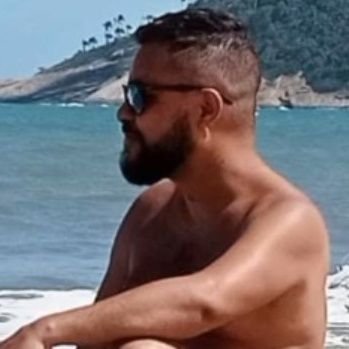 Me reinventando aqui nessa rede. Um pouco de nudismo/naturismo.
🔞