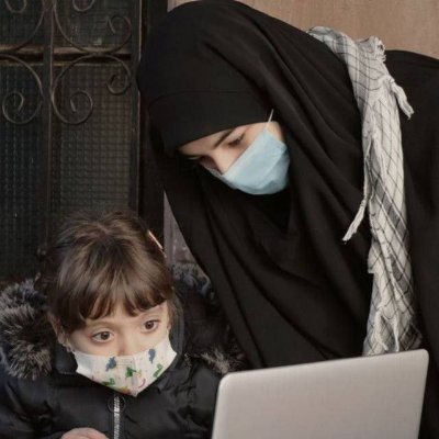 HosnaBabaee's profile picture. ازبی‌سوادی‌پرسیدند:
عشق‌چندحرفه؟!
گفت:۴حرف
همه‌بهش‌می‌خندیدند
درحالی‌که‌اون‌باخودش‌میگفت:
مگه'حسین'چندحرف‌داره:)♥️!

#امام_حسین