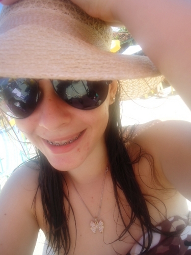 Faça valer á pena,por que na boa.. um dia você vai olhar para trás e pensar: Eu me fudi,mas foi divertido.