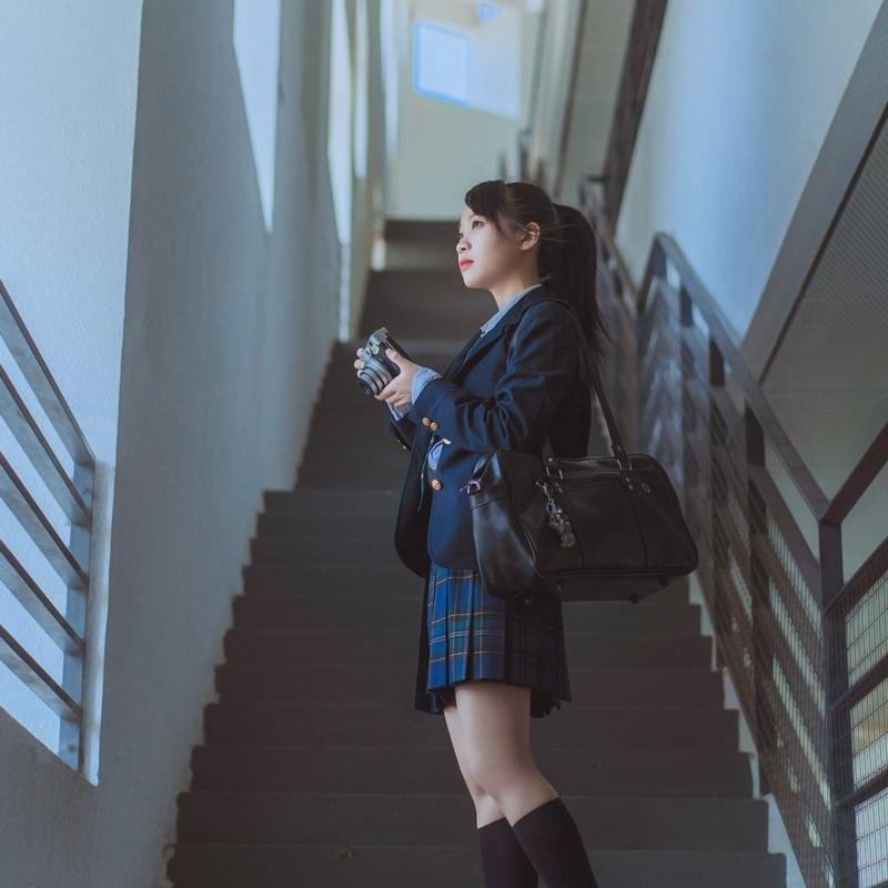 HHoltj88328's profile picture. 好奇的話，不如直接問～😏