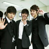 뒷모습이 참 예쁘네요 (@3132827) 's Twitter Profile