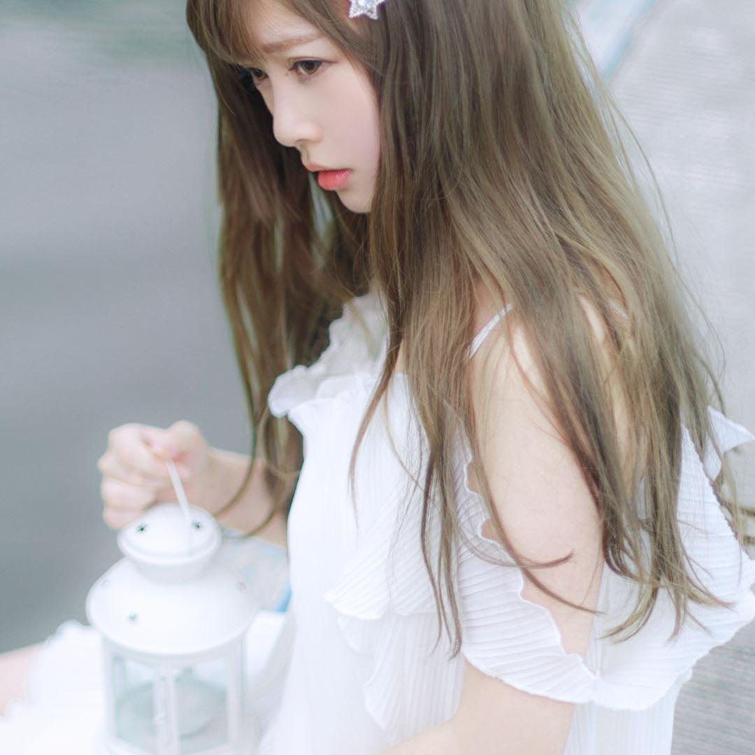 JCronine80381's profile picture. 「明天見」