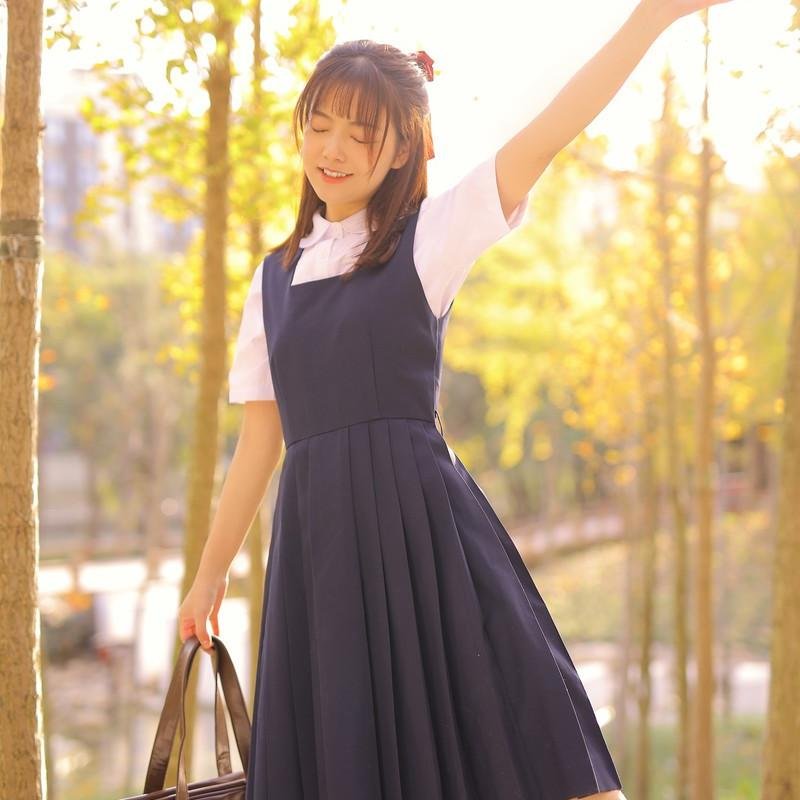 BLucyj50523's profile picture. 華麗的跌倒，勝過無謂的徘徊。