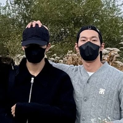 num relacionamento a três com o renjun e o haechan
— ela/dela