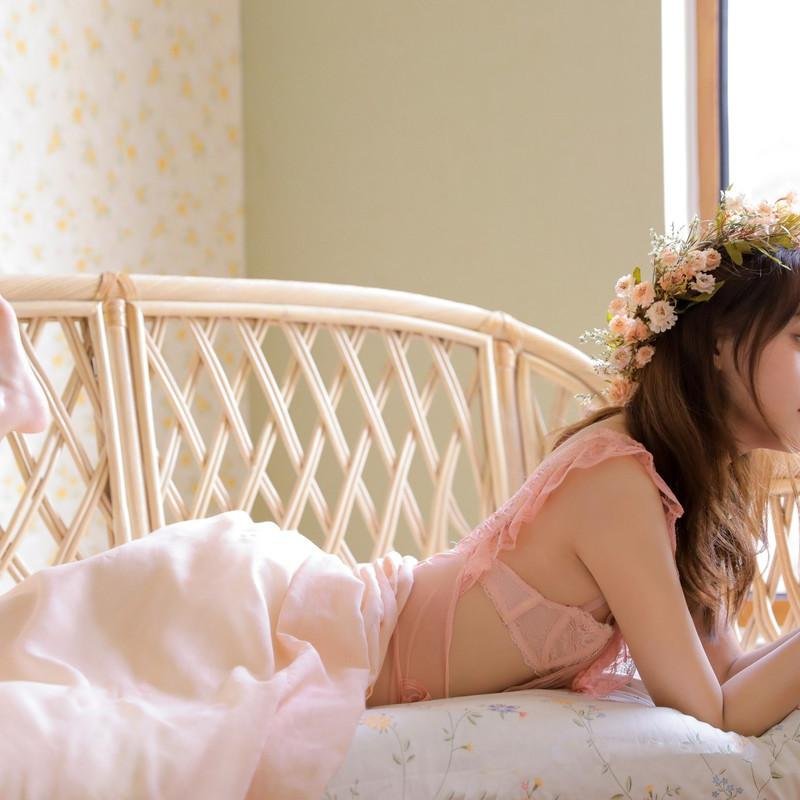 EEugena2880's profile picture. 剛才我翻一個女孩子的朋友圈 翻著翻著就愛上了 覺得她太可愛了 退出來準備看看是誰 一看 是我自己 不好意思