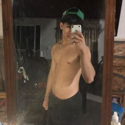 puylazz's profile picture. 🖕🏼