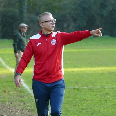 Allenatore Uefa B. L'informatica come lavoro il Calcio come Passione. Io sono Allenatore. I am a Coach. Yo soy Entrenador