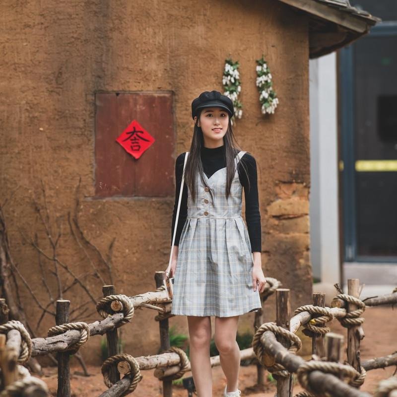 billyg61883's profile picture. 斜陽的燦爛穿透雲層包圍著消散的群樓。