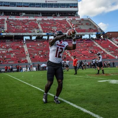 • Track• • Football. *23•Athlete• 6'0 198lbs.. wr Cell:2193681329