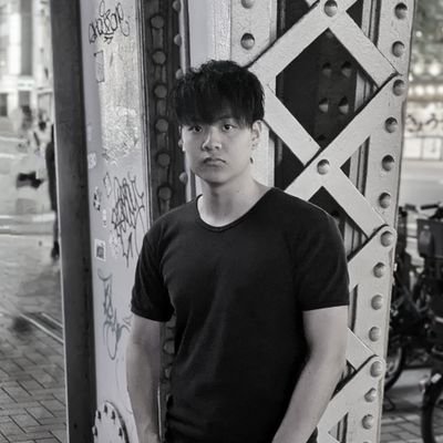 兵庫県/姫路出身。
大阪芸術大学/美術学科4回生
ドローイング作品はこちら→
https://t.co/RvZCgrJynX