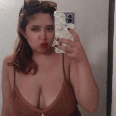 itzelagutierrez's profile picture. Bullshit