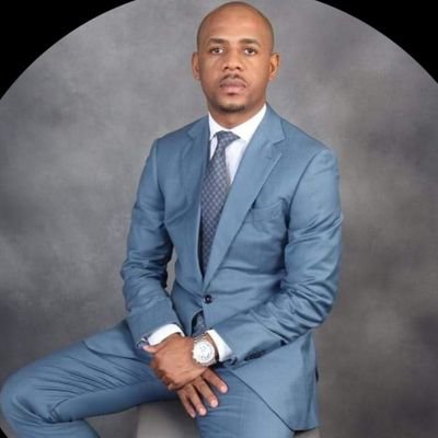 sky_fwesh's profile picture. I'm a writer, a reader, a dreamer, and a tweeter. I love to share my thoughts on books, movies, music, and life in general. Follow me for some witty banter!!🥸