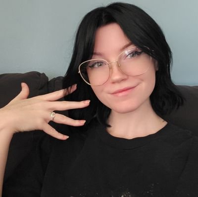 just some girl who cries a lot and loves dinos 🤷♀️
* she || 27yr || artist || dino enthusiast || cat mama *
