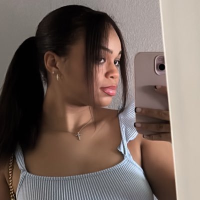 t0ffee_'s profile picture. https://t.co/rkEddSkuXh