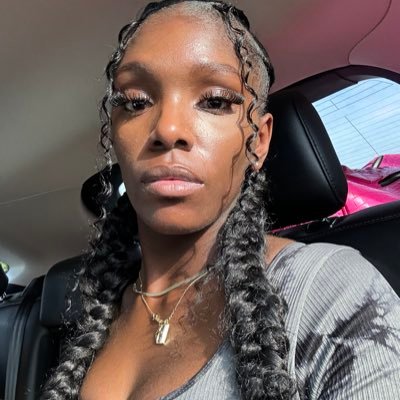 Licensed Esthetician ✨🤲🏾🧖🏾♀️| Owner of DBarStudio 💜 IG : _dbarstudio | Entrepreneur |😍✨👩🏾💻| Blessed, 🙏🏾 | 🤎 Holistic lover 😘