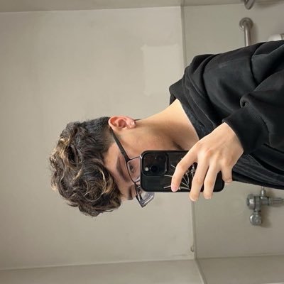 iamalvaa's profile picture. 21 | bi | Catracho y Mexicano