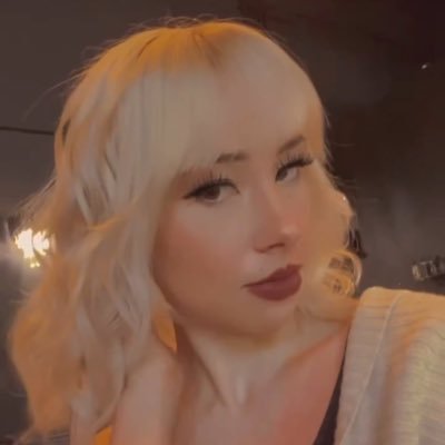 Content Creator, Costume Designer, Stylist. Born to be too much 💋 Autoimmune Encephalitis survivor 🧠