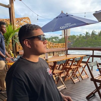 Pequeno perfil de um cidadão comum
Flamengo / Raça Rubro-Negra 15ª / Beija-Flor de Nilópolis