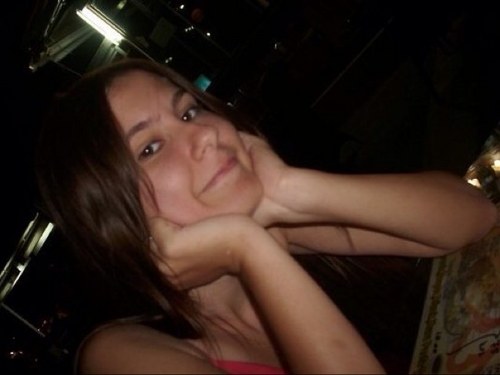 bacelya's profile picture. ayaklar havada kanatlar yerde, düz yürümek çok zor yine..