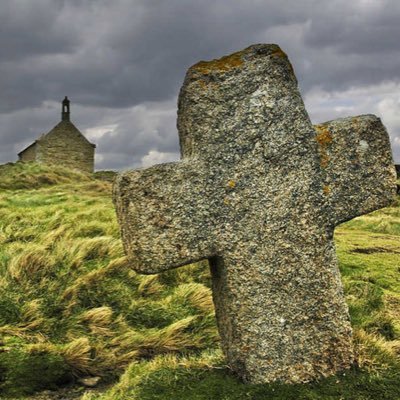 O Rouanéz karet en Arvor, o Mamm lan a drué, Àr en douar, àr er mor, gouarnet ho pugalé