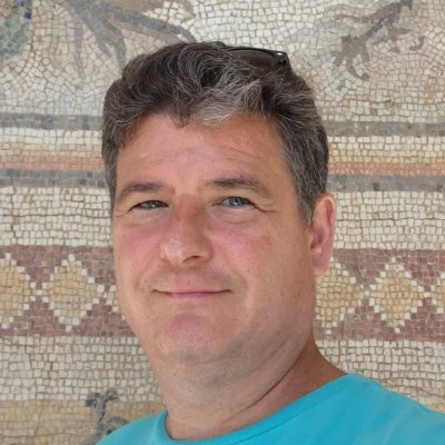Blue Butterfly migrator. Same name, new Bat channel. Newsletter-in-a-Box service. Writer/Content Strategist. Dad. History Buff. Sad Saints fan. #Whodat