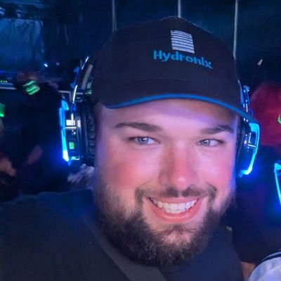 Hey! I'm Luke.
Maintenance Engineer, gamer, football fan, metal head🤘.