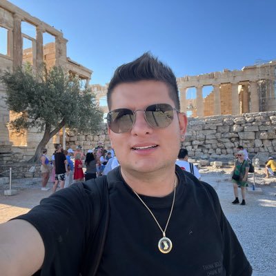 CEO & Founder @DinastiaInc ➟ ➟ https://t.co/Lbta95tR1h https://t.co/IzfLjJ9BSB NEGOCIOS: contacto@dinastiainc.com https://t.co/8audj1B3gz
