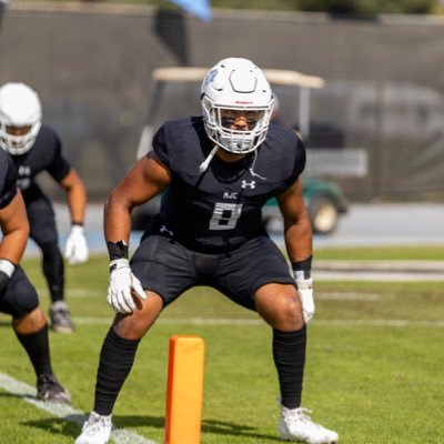 5’11 230lb, @mjcfootball🏈, OLB/DE Spring , 25’ Grad. rburciaga2004@gmail.com GPA: 3.76