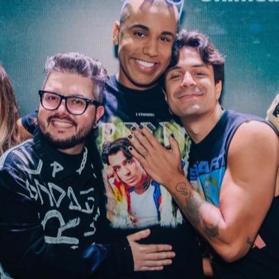29, Publicitario, mkt de influência snap/instagram: @rafsgomes