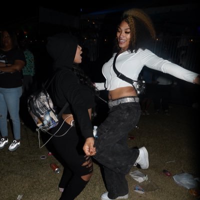 peezybaby_'s profile picture. Peezy. grown ♌️ 🏳️‍🌈  | bay area hair artist | mental health advocate